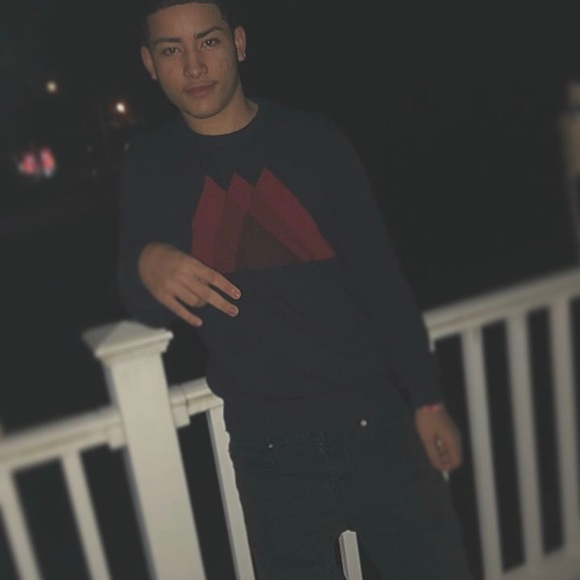 Meet your Posher, Chris - Picture 1 of 8